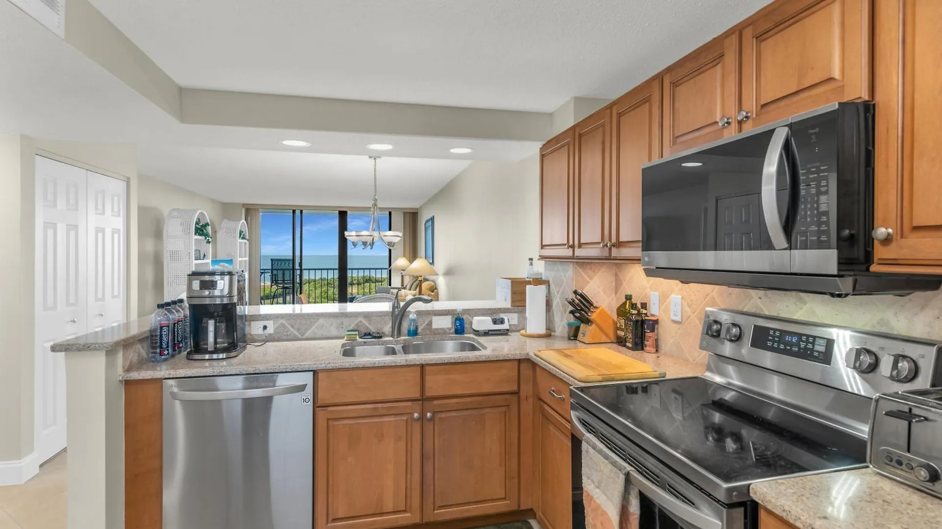 Beachfront 2 Bed 12th Floor I Updated