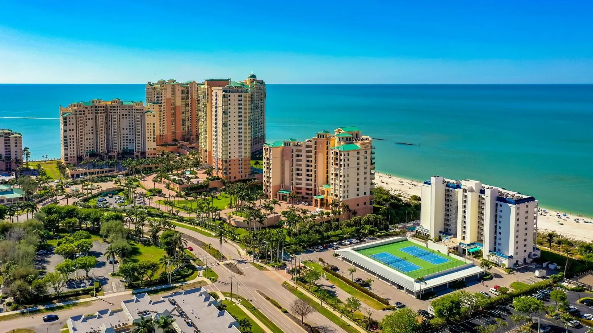 Holiday home Gorgeous Views That Stretch Forever Right From Your Very Own Private Balcony! Marco Island