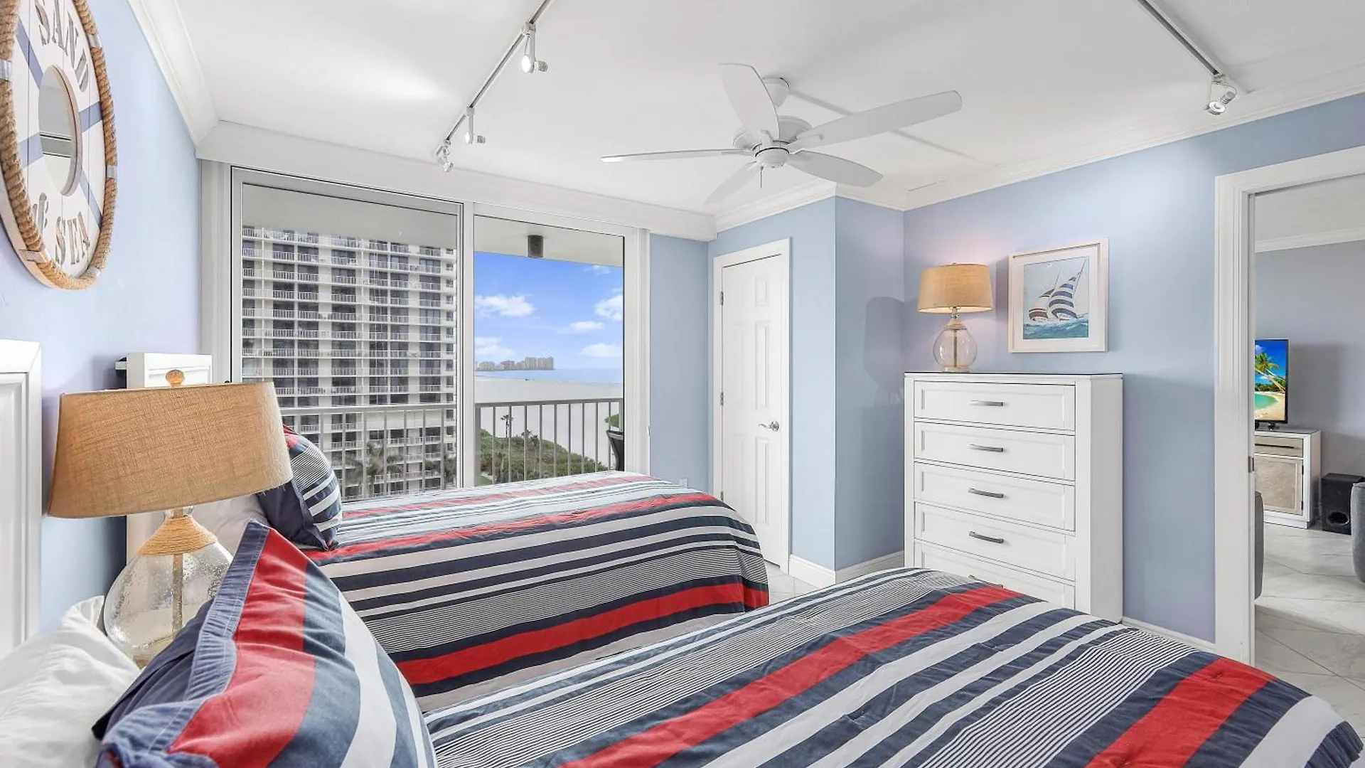 South Seas Tower 4-909 *