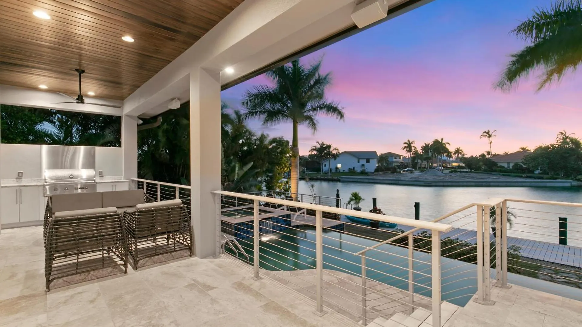 Marco Polo By Avantstay Waterfront 5bdr Pool Fire Pit Walk To