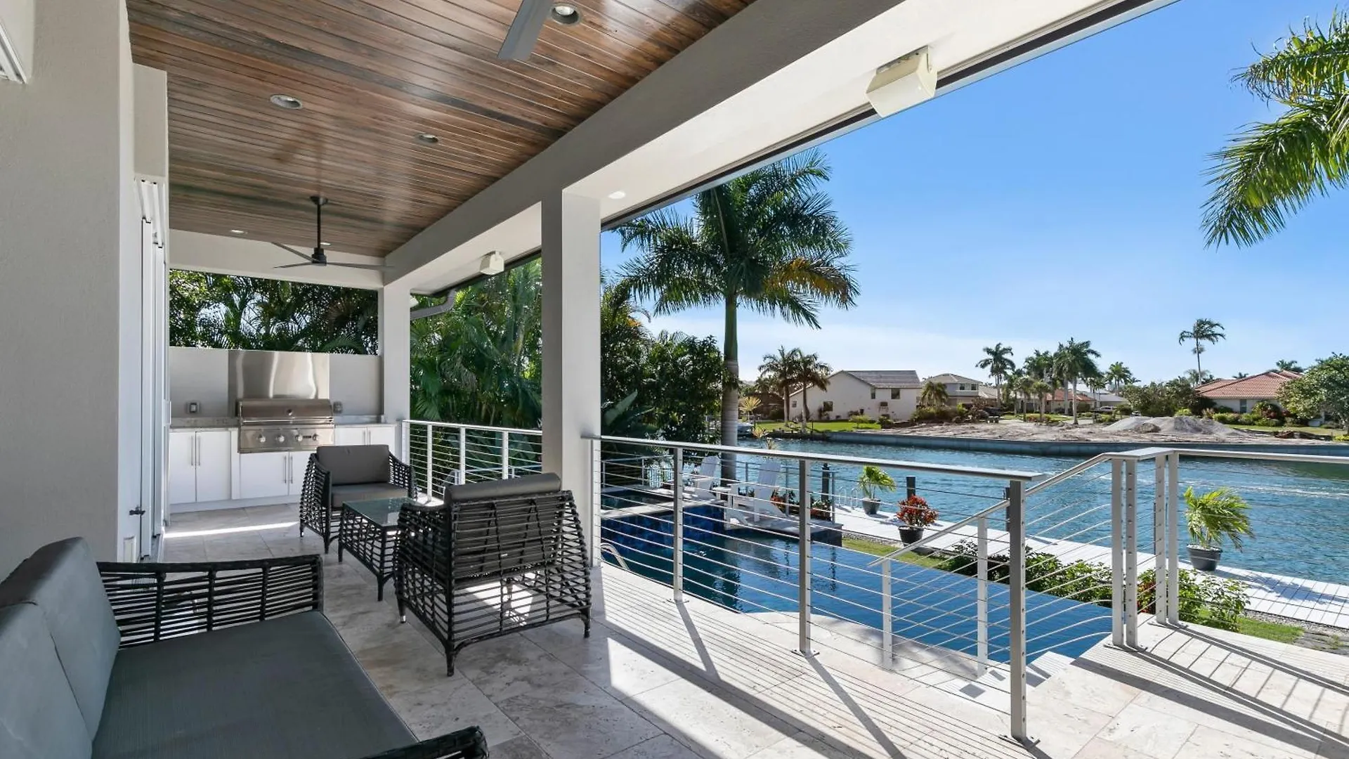 Marco Polo By Avantstay Waterfront 5bdr Pool Fire Pit Walk To Holiday home *