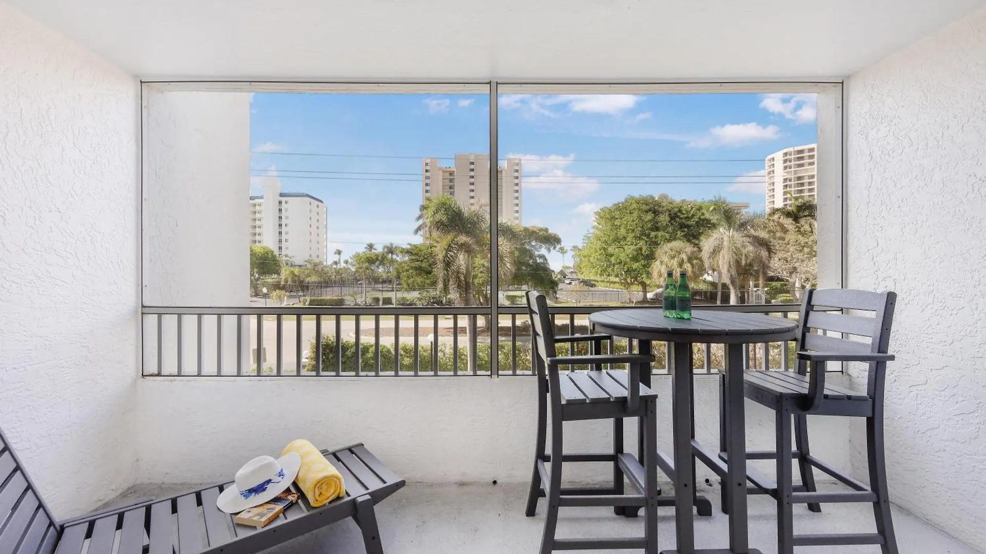 Club 216 Marco Island