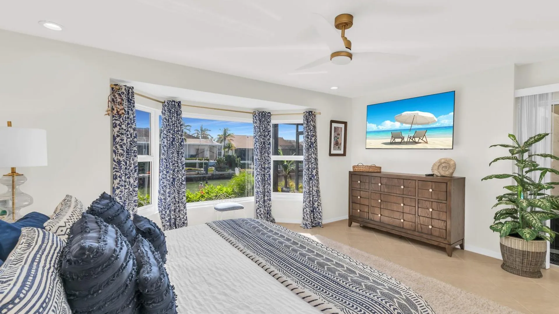 Gorgeous Waterfront 3 Bed With Quick Access To Gulf!! * Marco Island