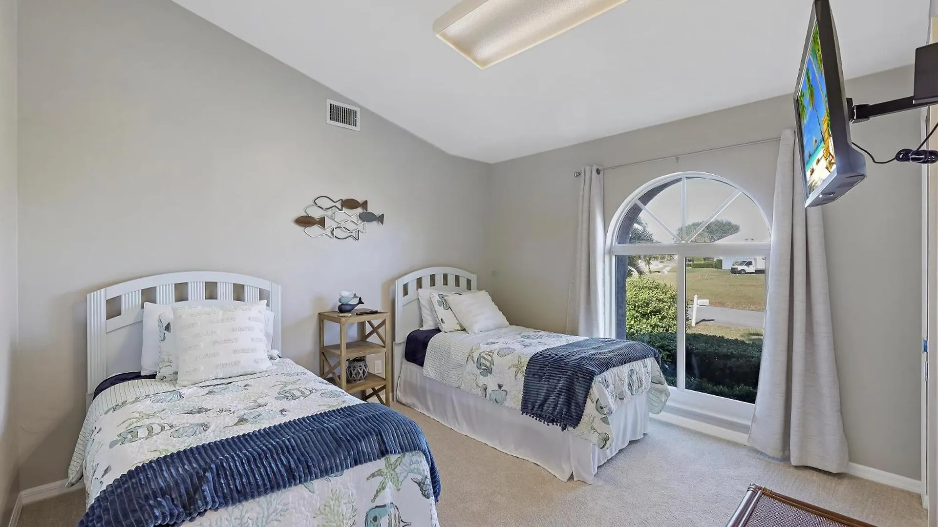 1851 Woodbine Court Holiday home Marco Island