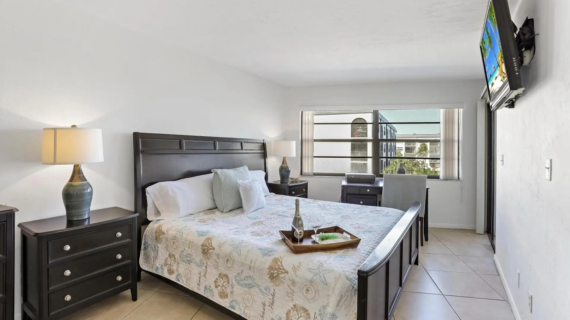 Anglers Cove J-404 * Marco Island