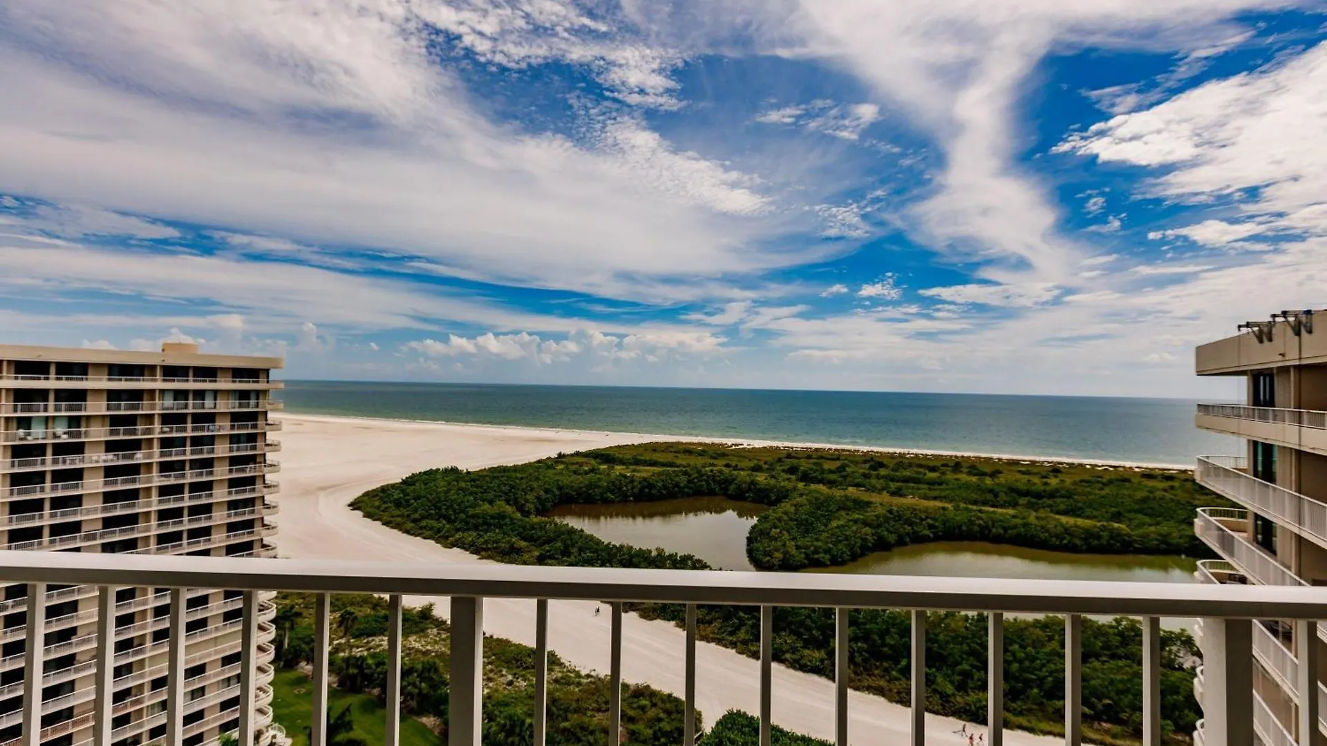 2 Bedroom By The - Splendid Ocean View