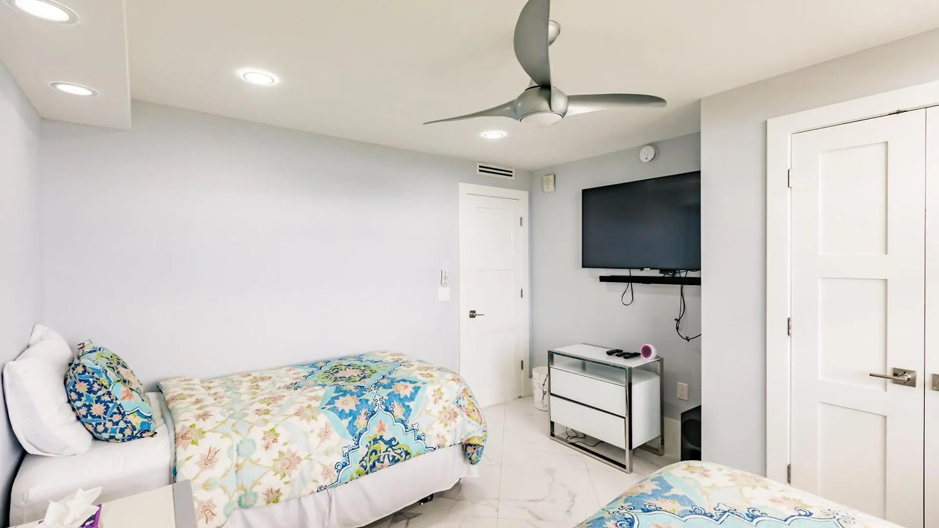 Modern 2br - Gorgeous Ocean View Marco Island