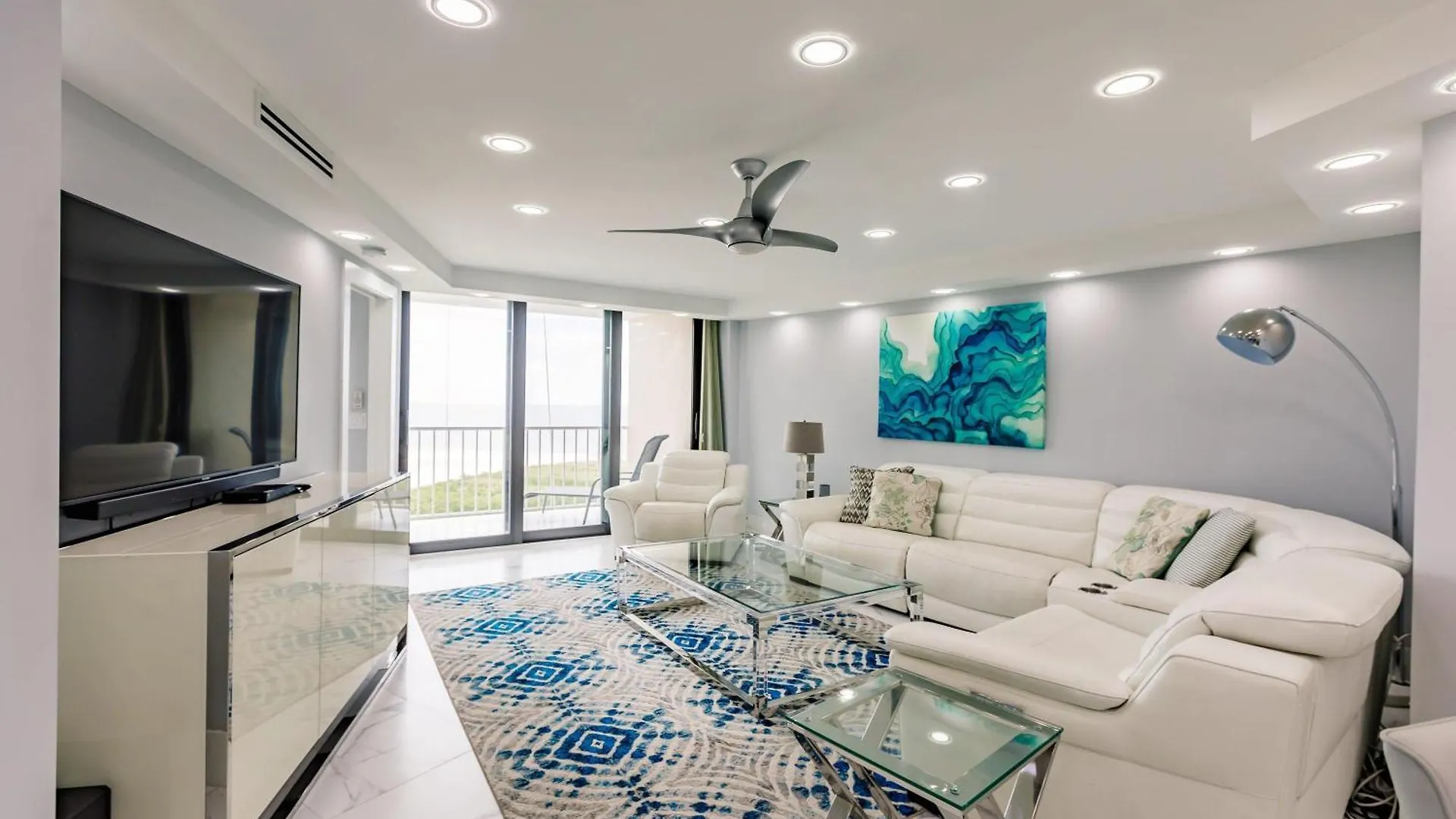 Modern 2br - Gorgeous Ocean View Holiday home *