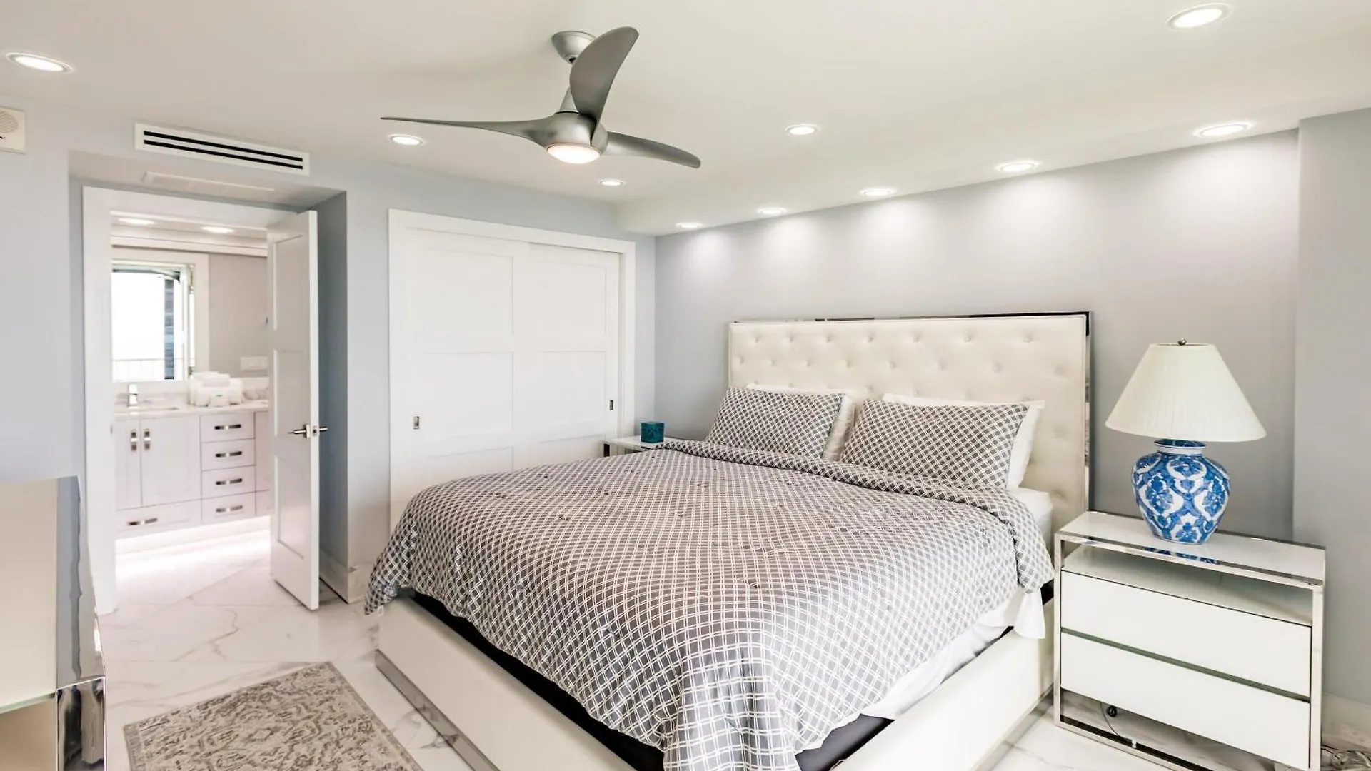 Modern 2br - Gorgeous Ocean View Marco Island