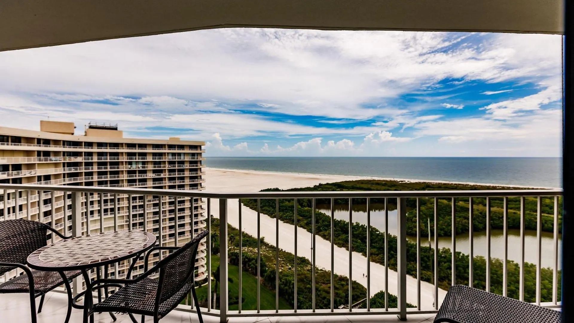 Modern 2br - Gorgeous Ocean View * Marco Island