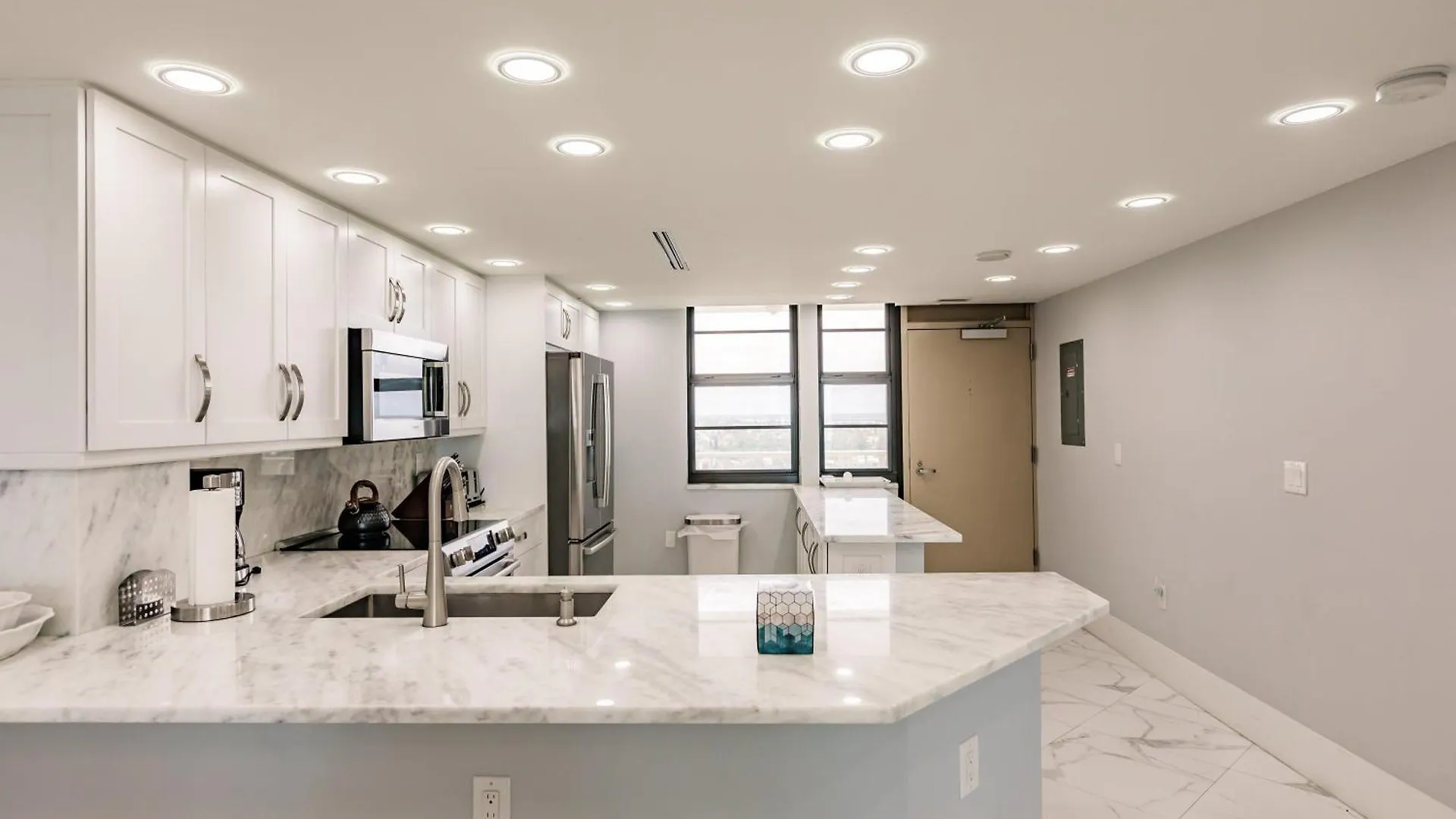Modern 2br - Gorgeous Ocean View