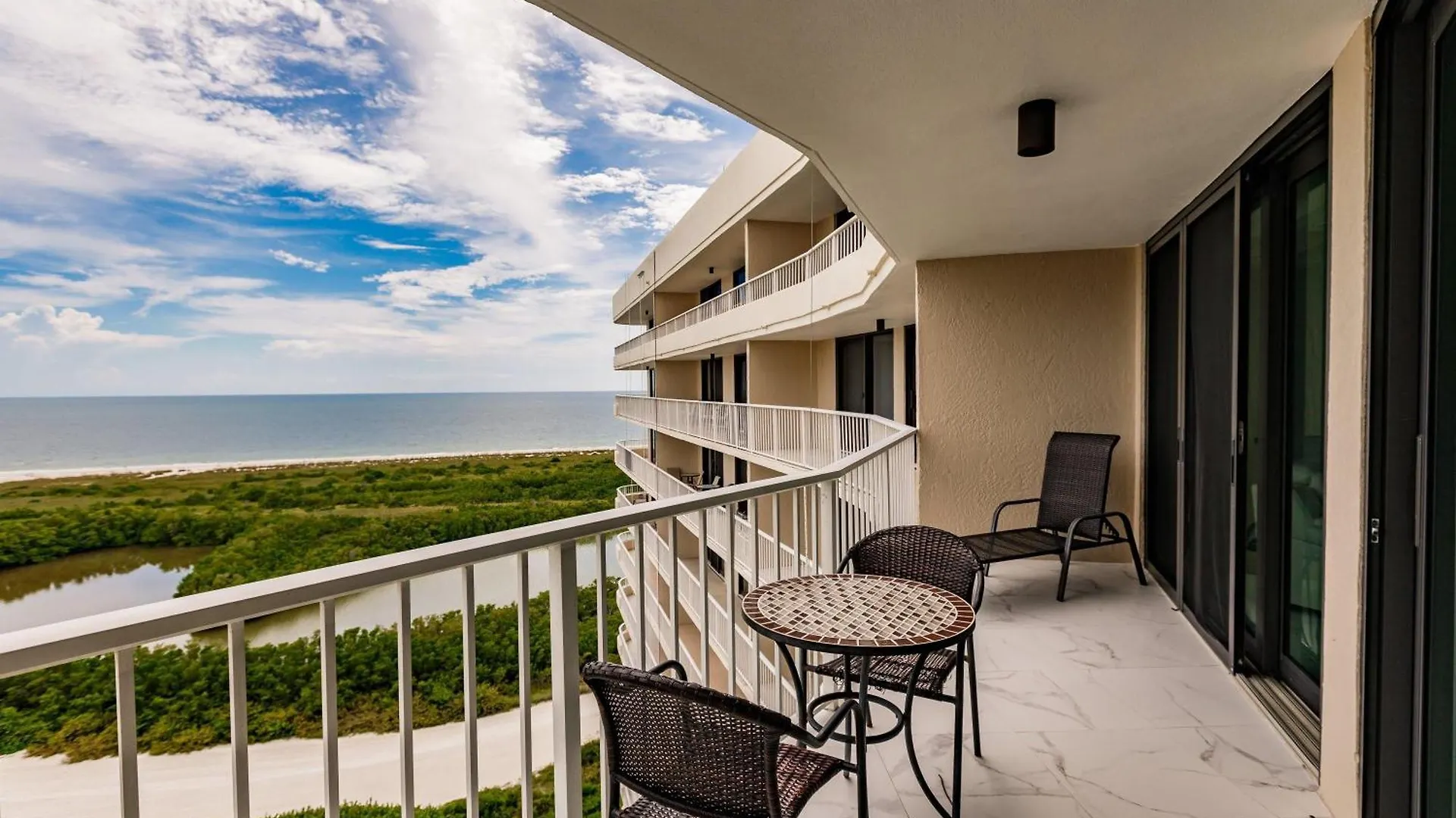 Modern 2br - Gorgeous Ocean View Marco Island