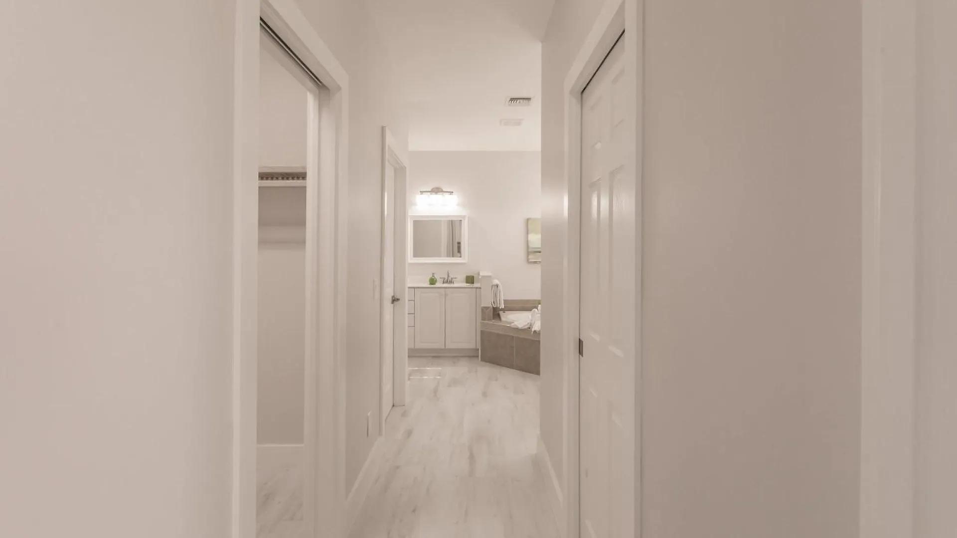Vibrant 4br L Pool L Jacuzzi L Game * Marco Island