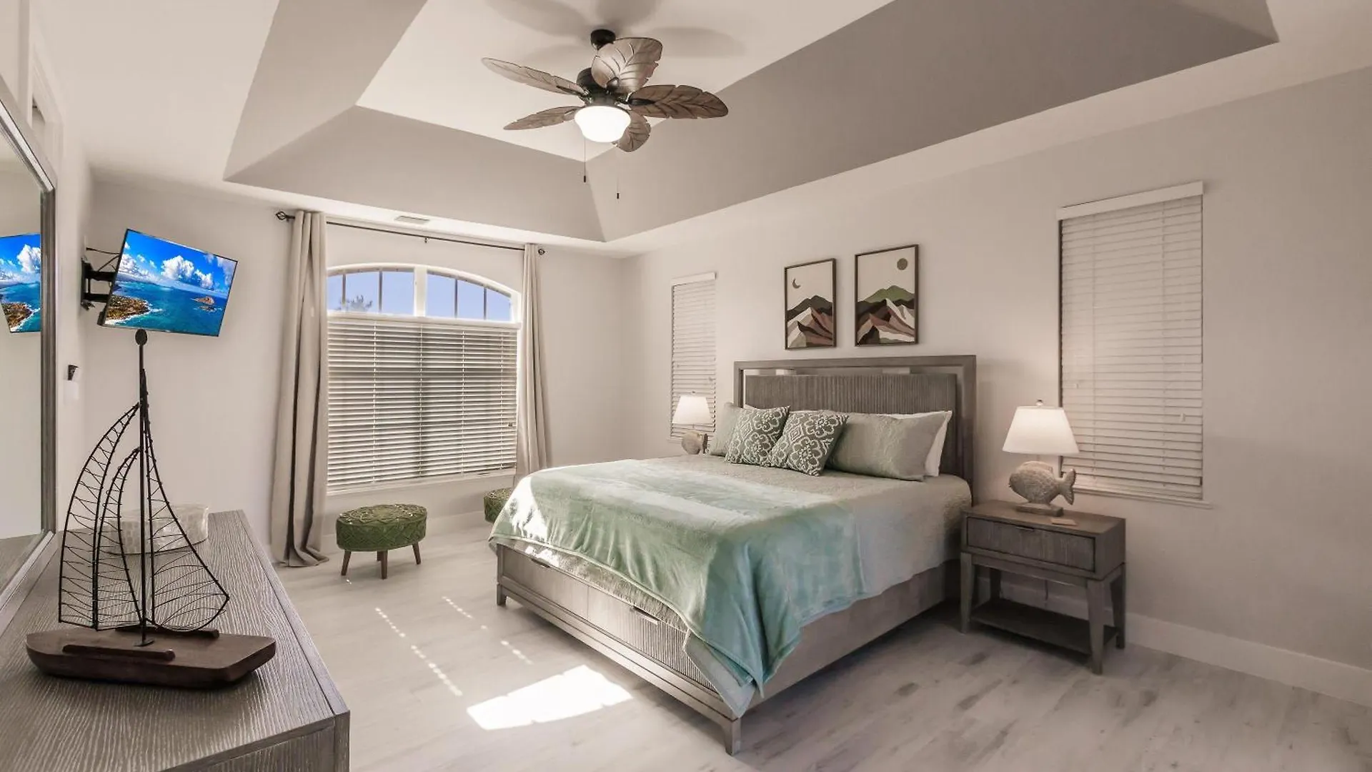 Vibrant 4br L Pool L Jacuzzi L Game Holiday home Marco Island