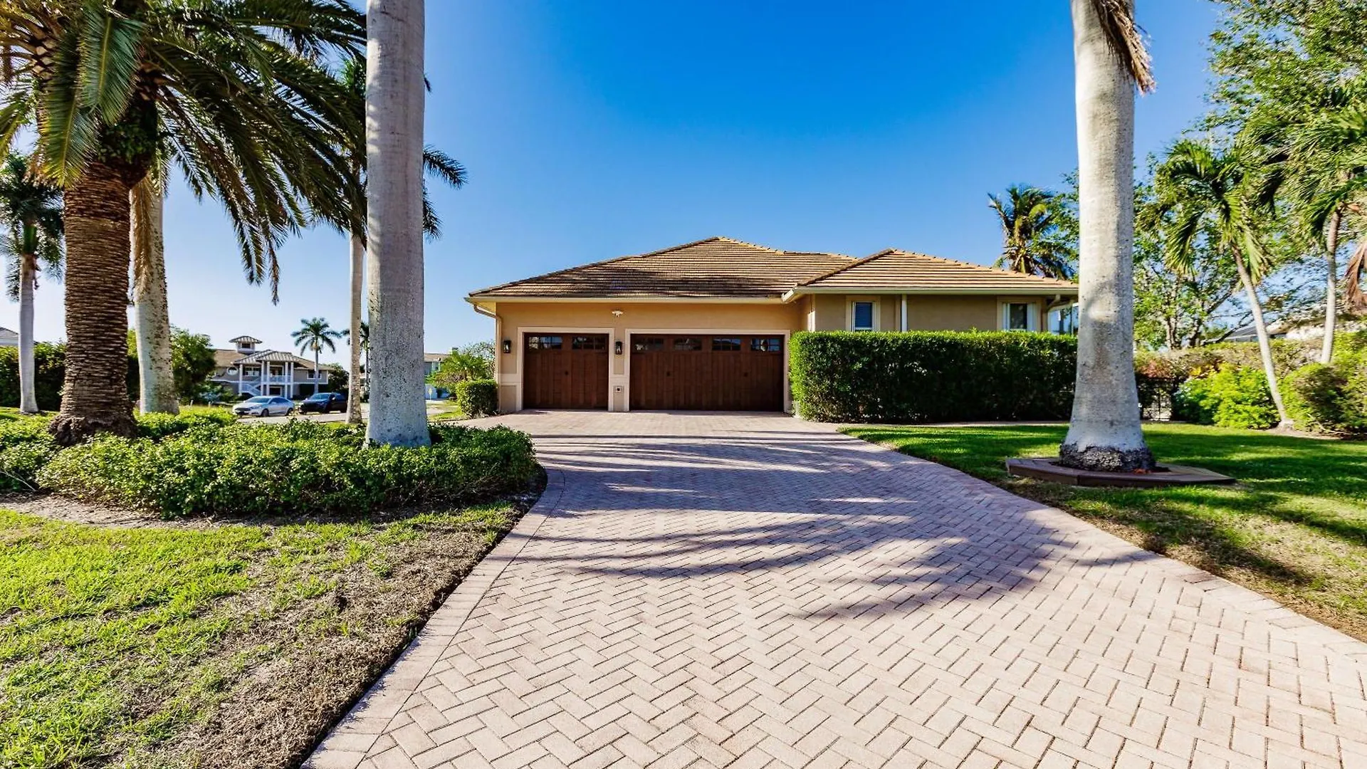 Vibrant 4br L Pool L Jacuzzi L Game *