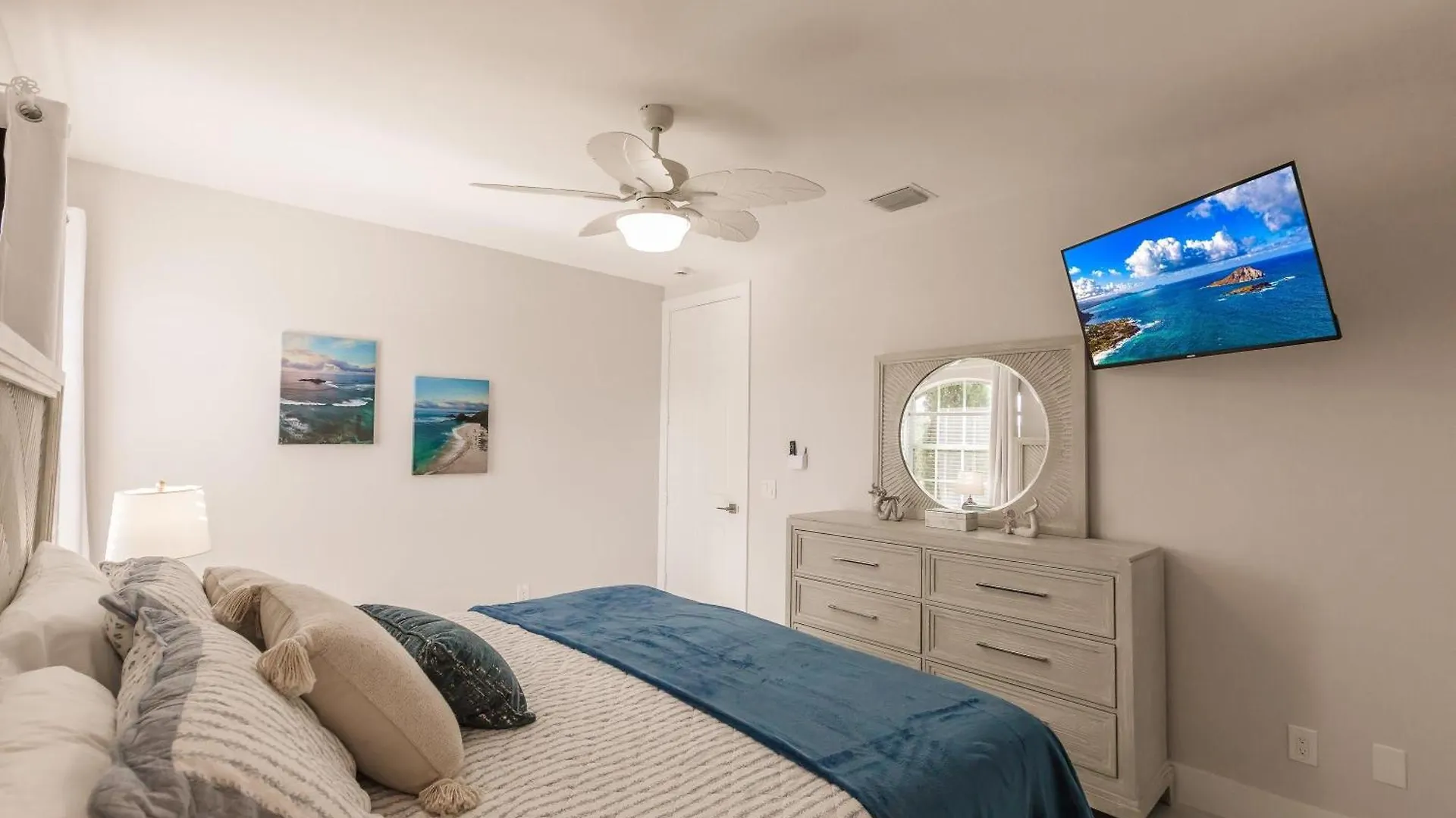 Vibrant 4br L Pool L Jacuzzi L Game Marco Island