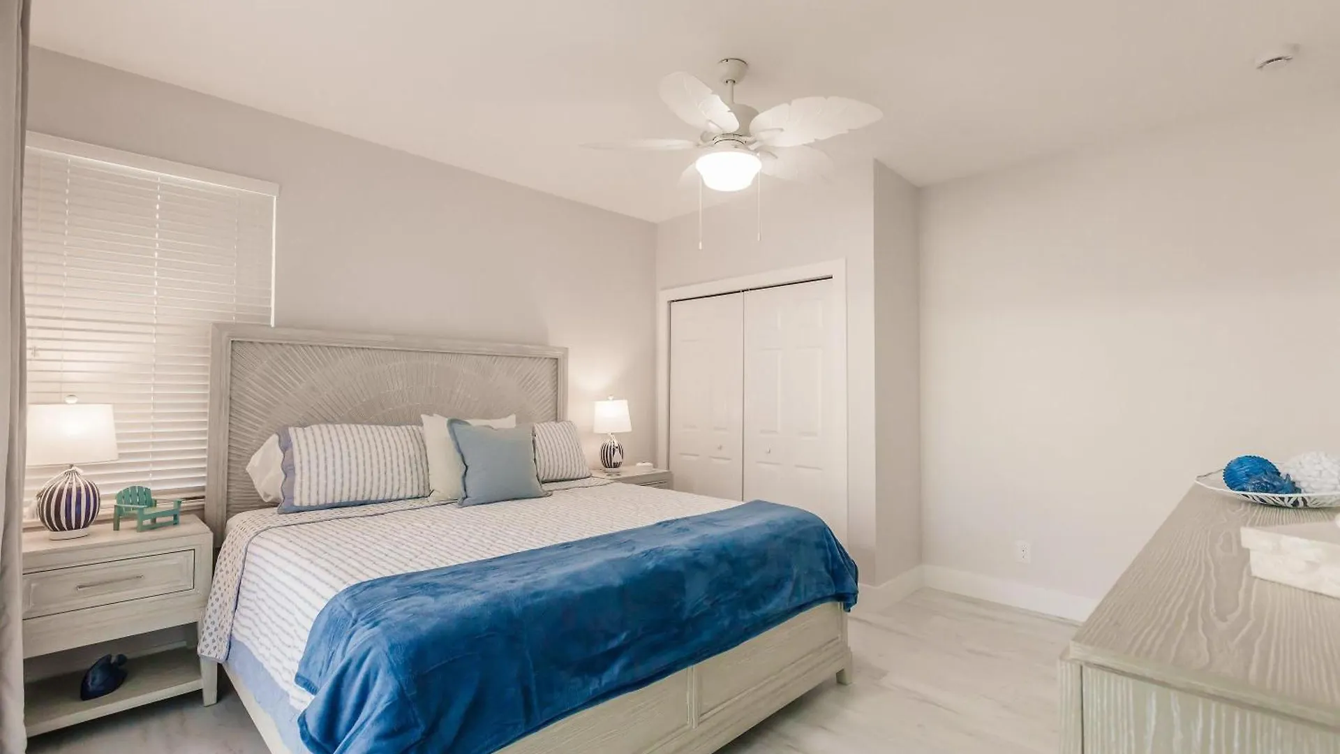 Vibrant 4br L Pool L Jacuzzi L Game