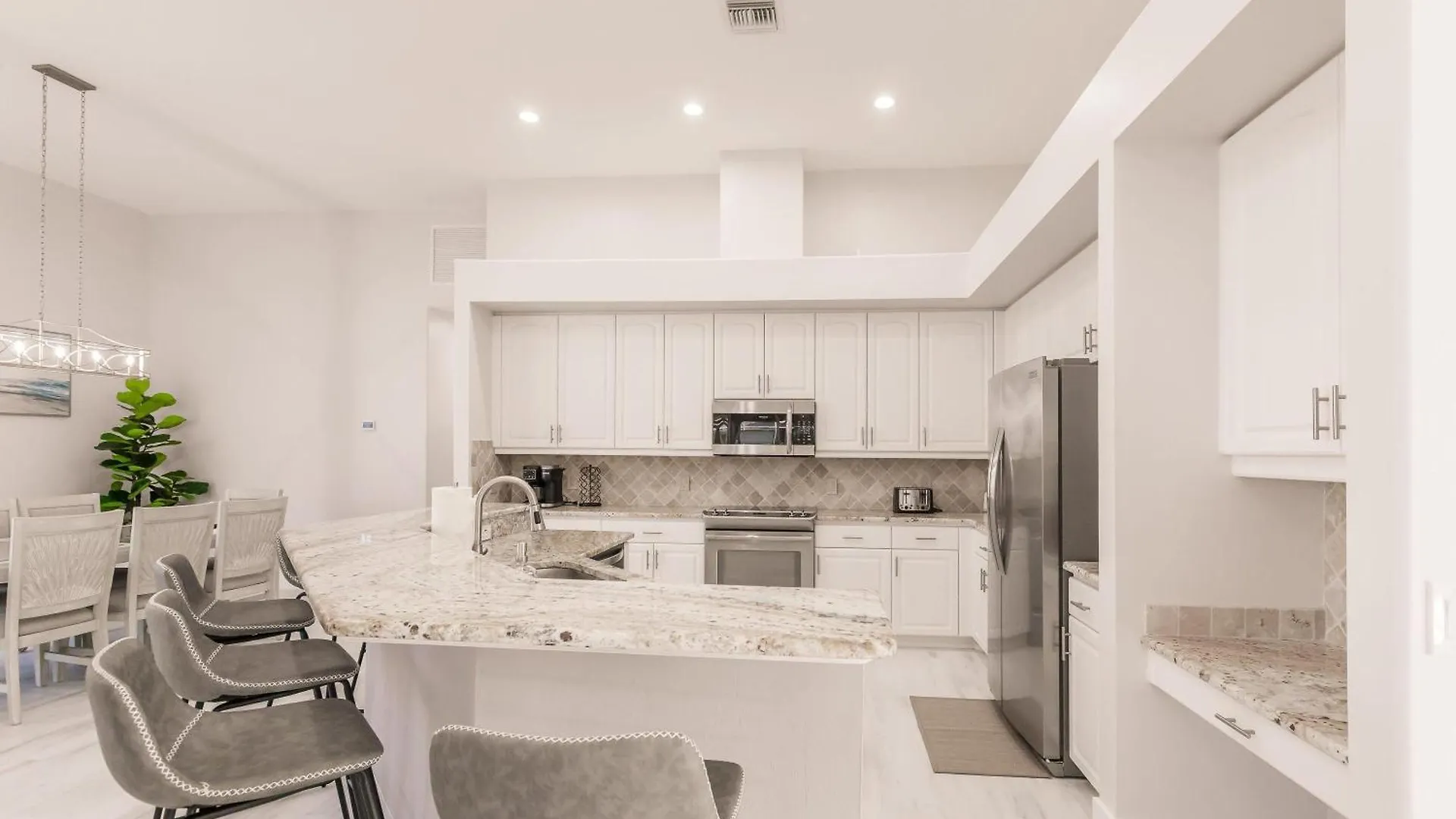 Holiday home Vibrant 4br L Pool L Jacuzzi L Game Marco Island