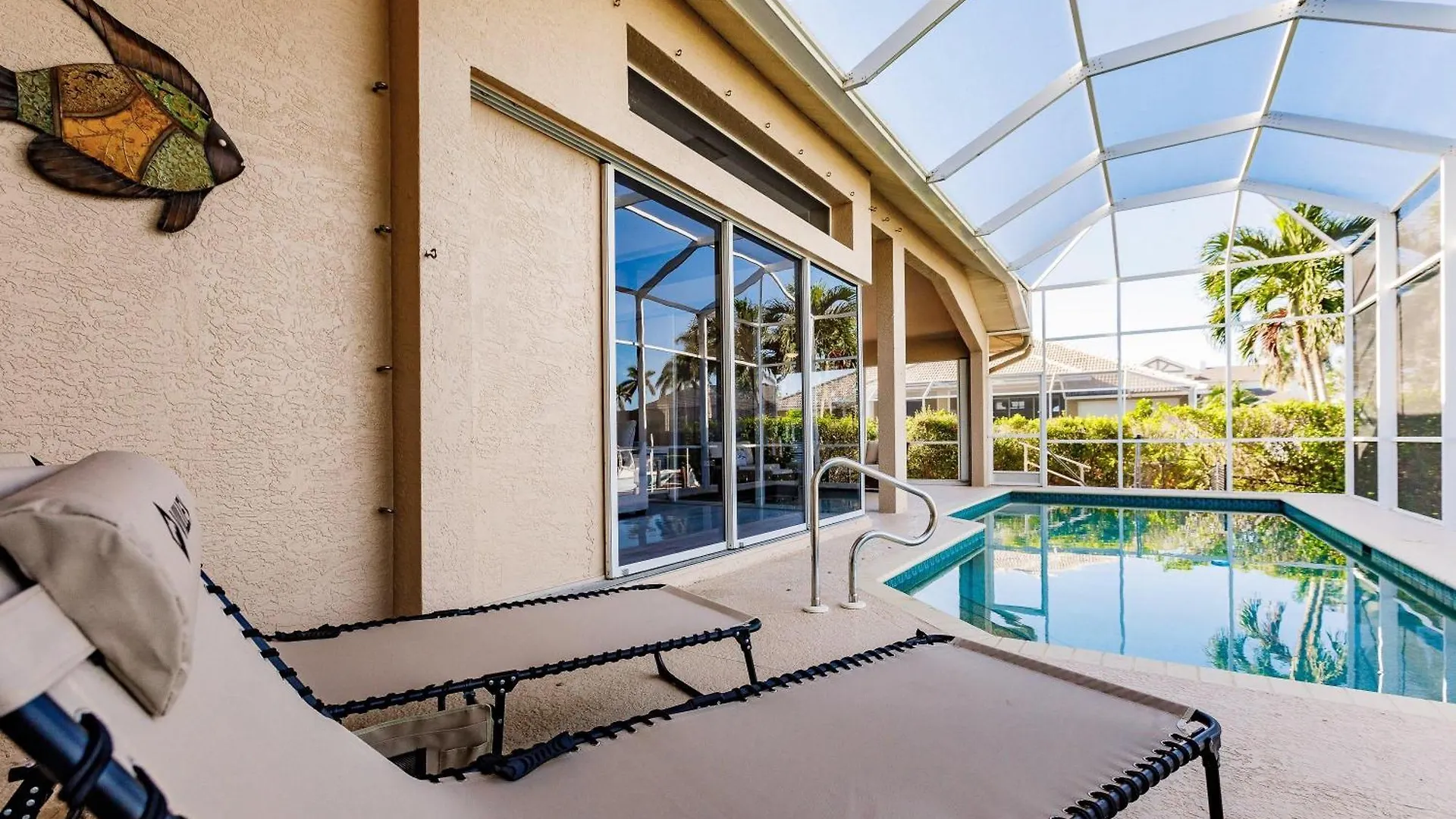Vibrant 4br L Pool L Jacuzzi L Game Marco Island