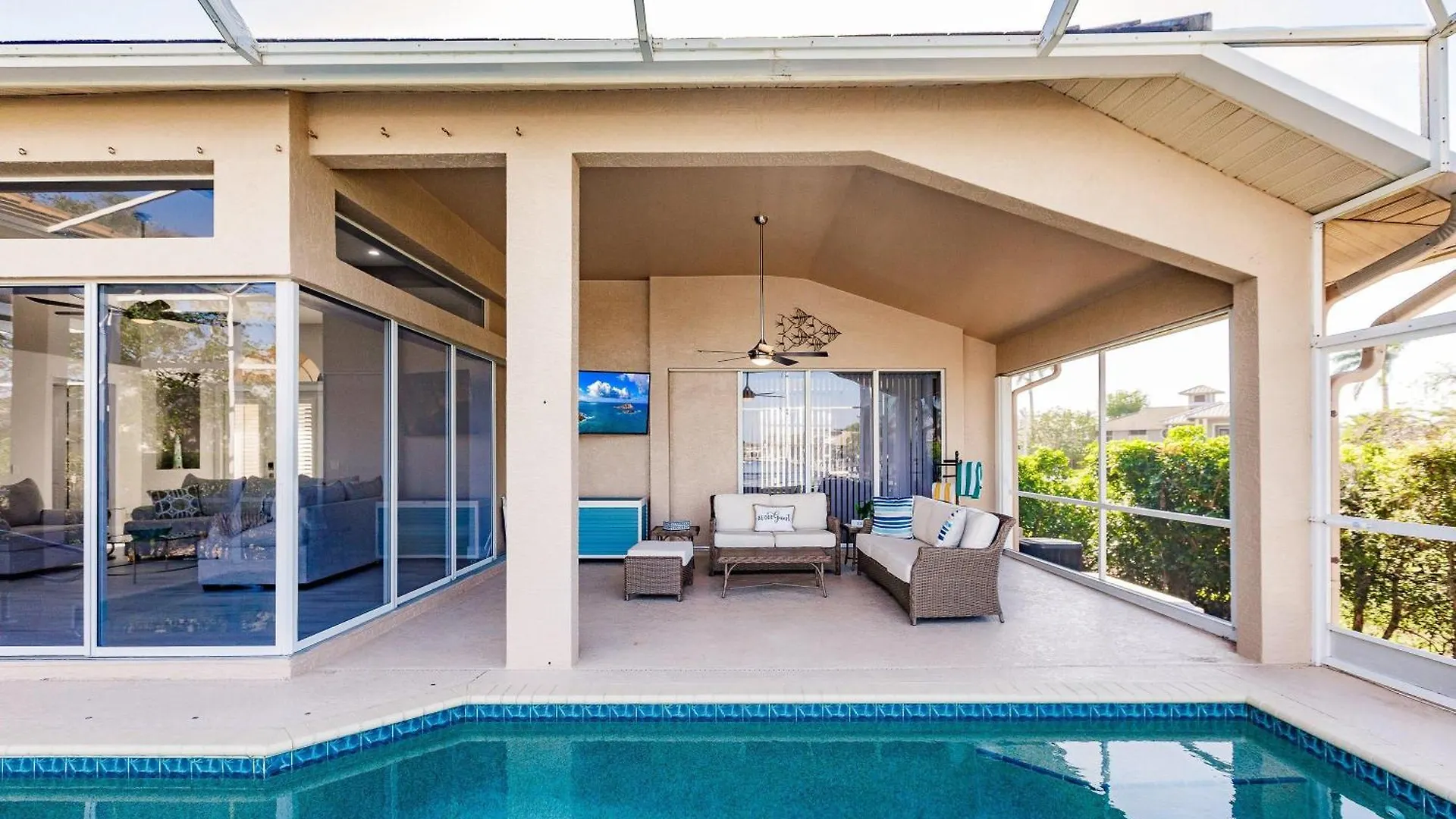 Vibrant 4br L Pool L Jacuzzi L Game