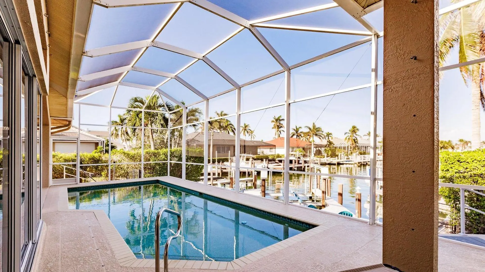 Vibrant 4br L Pool L Jacuzzi L Game * Marco Island