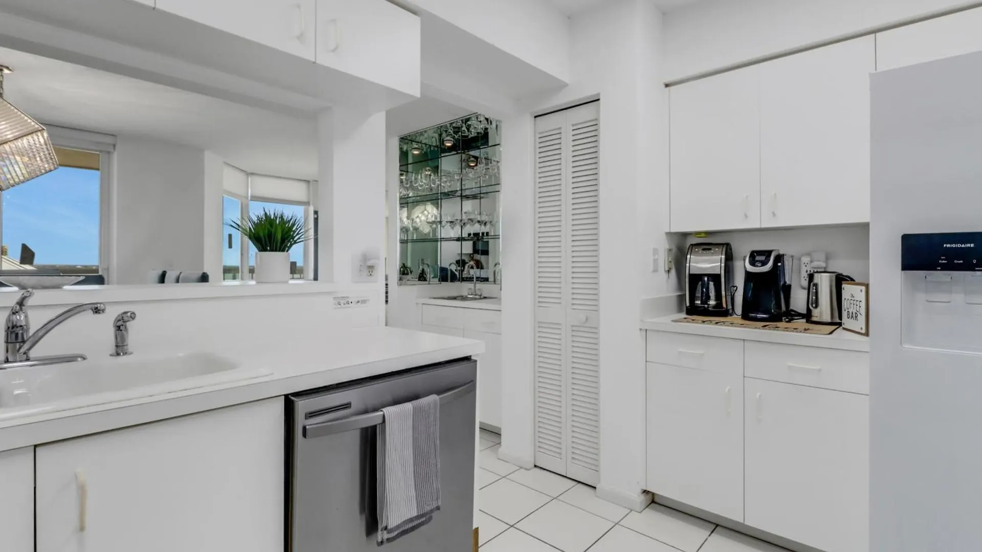 Luxury Oceanfront Escape - At Merida In Cape Marco Holiday home
