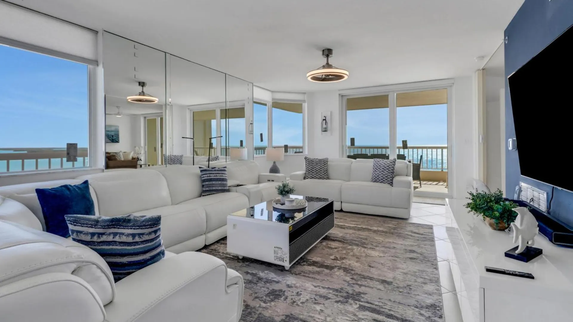 Luxury Oceanfront Escape - At Merida In Cape Marco Holiday home Marco Island
