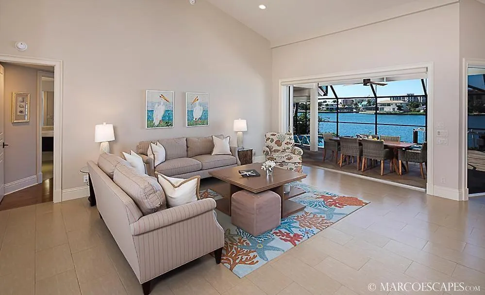 Hibiscus Bay