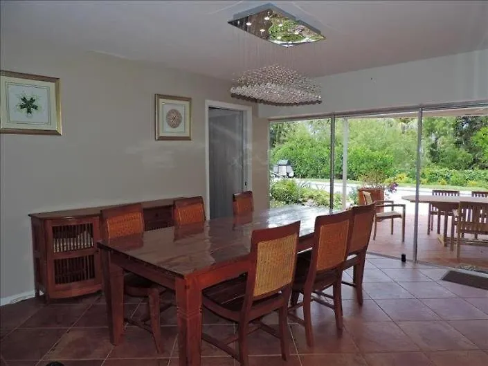 Big Pool, 10 Minute Walk To Beach, Luxurious Bath Marco Island