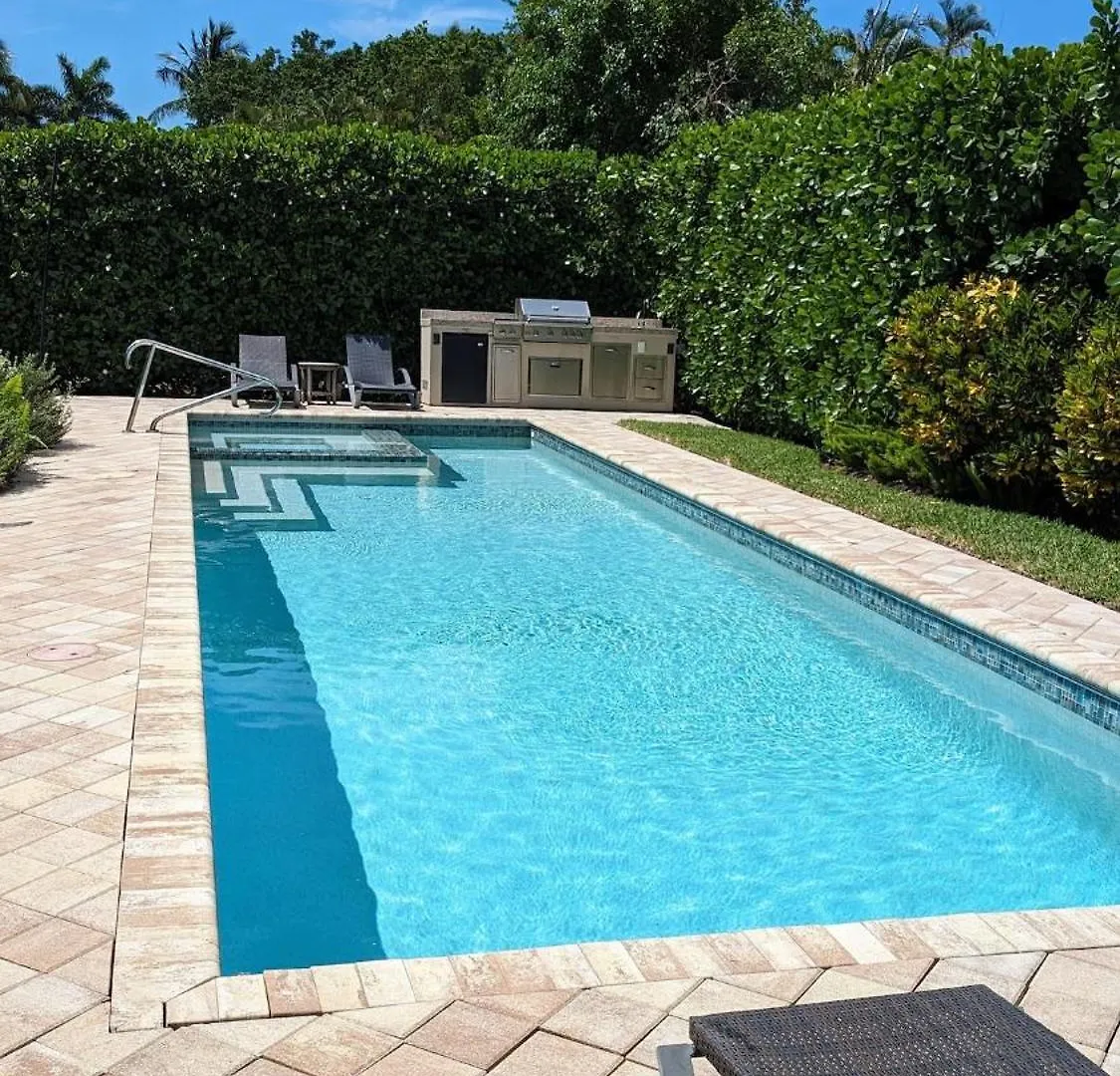 Holiday home Big Pool, 10 Minute Walk To Beach, Luxurious Bath *