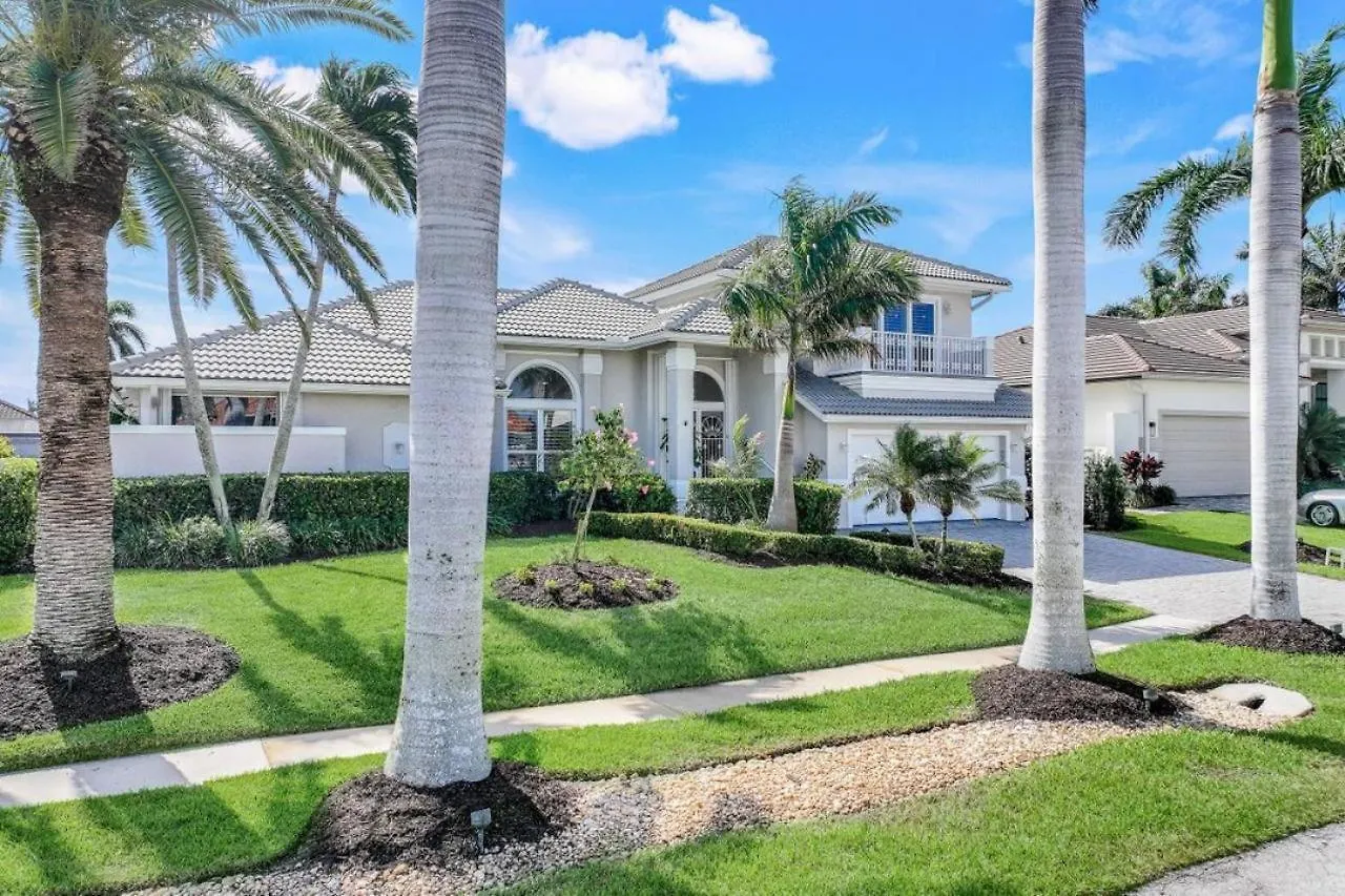 Charming 4 Bed Waterfront Escape W/ Pool And Dock *
