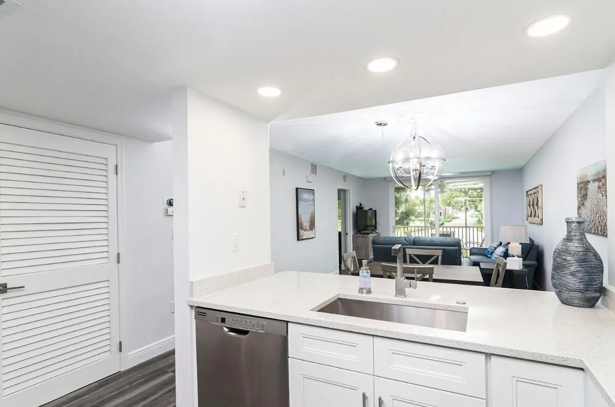 Apartment Essex - Homey, Family Friendly Condo, *