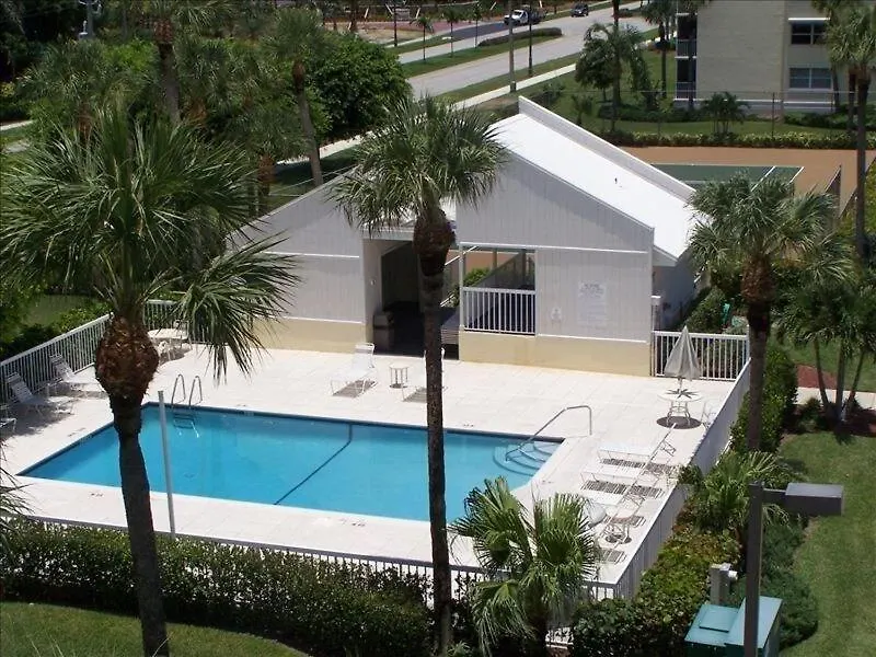 Essex - Homey, Family Friendly Condo, * Marco Island