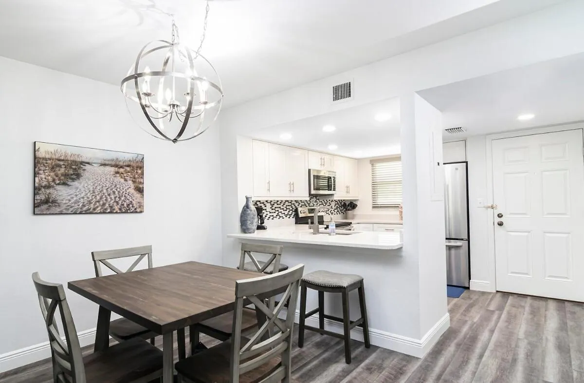 Apartment Essex - Homey, Family Friendly Condo,