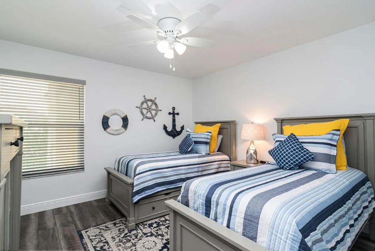 Apartment Essex - Homey, Family Friendly Condo, *