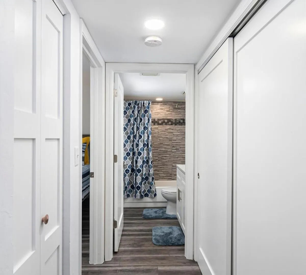 Essex - Homey, Family Friendly Condo, Apartment