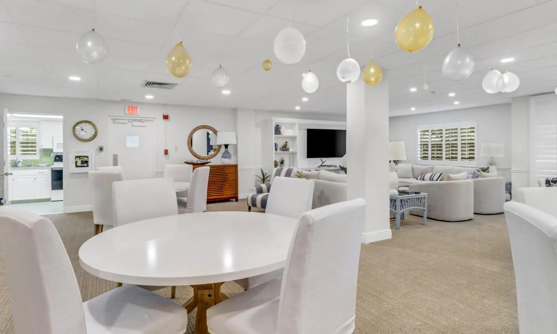 Apartment Beachfront! Sunset View & Location On Marco! *
