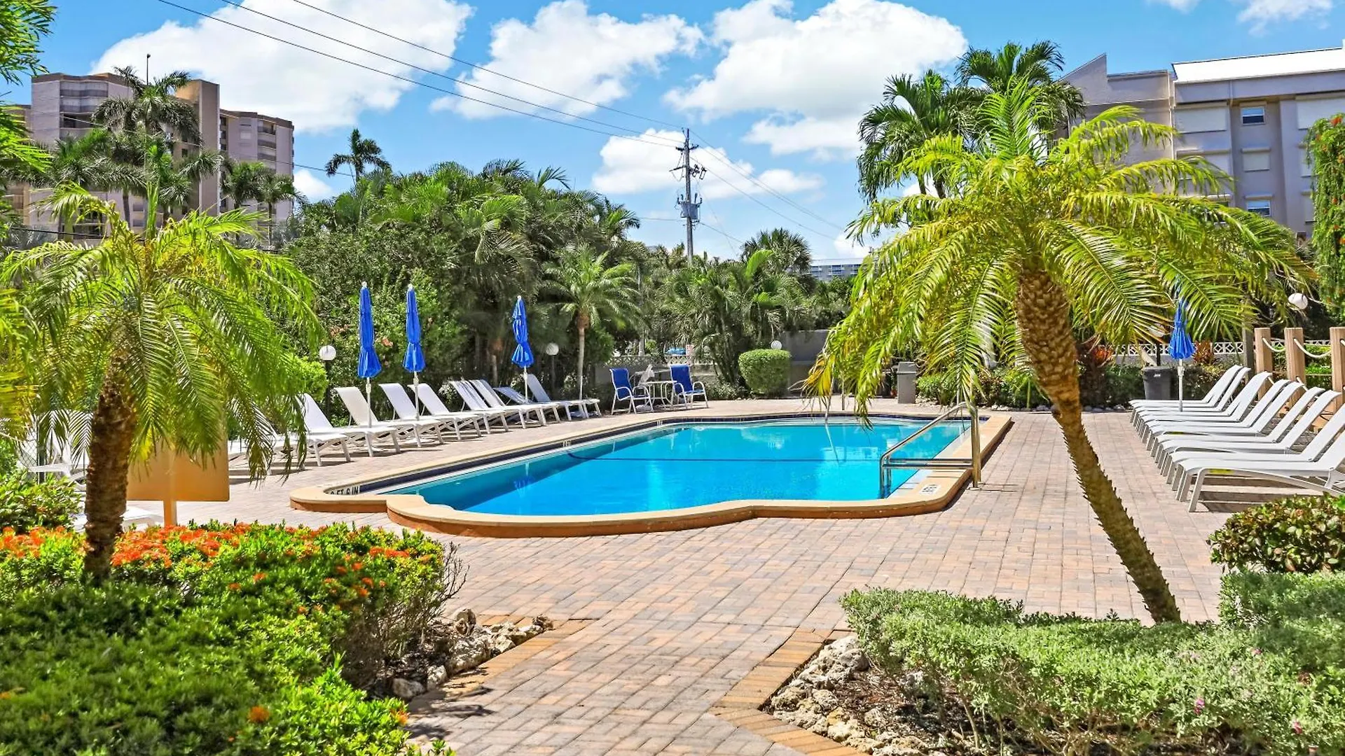 Holiday home Club 216