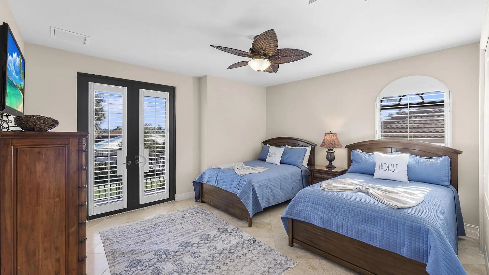 Holiday home 160 Copperfield Court