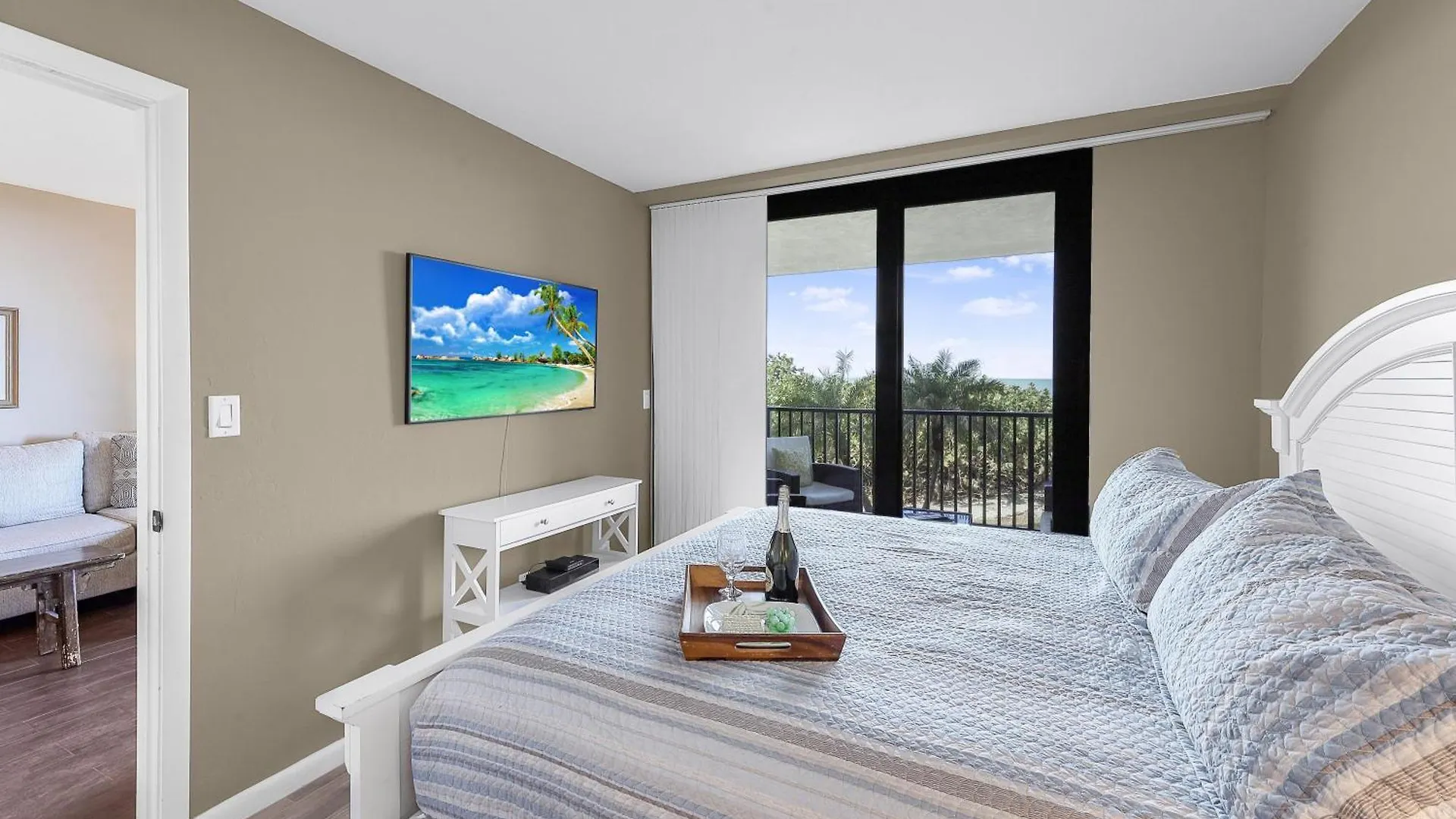 Seawinds 102 Holiday home