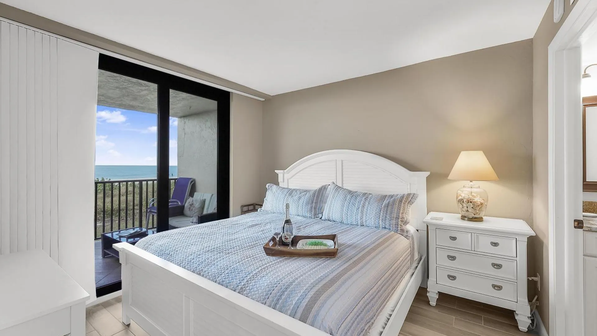 Holiday home Seawinds 102