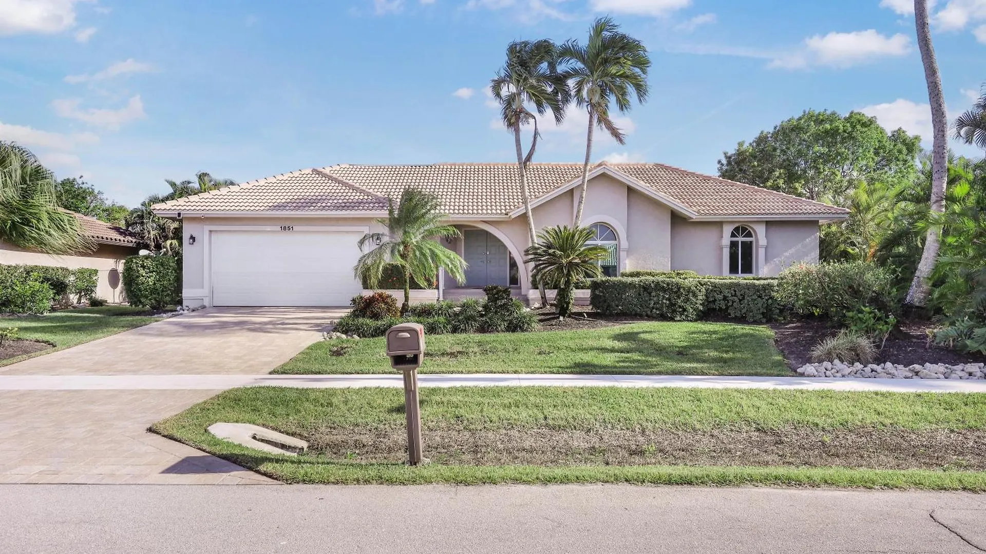 Holiday home 1851 Woodbine Court