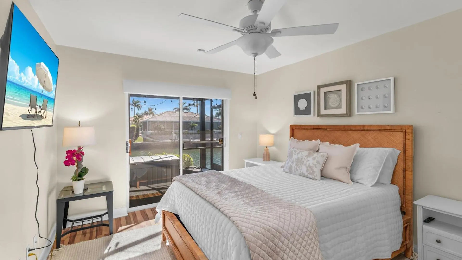 Charming 4 Bed Waterfront Escape W/ Pool And Dock Holiday home