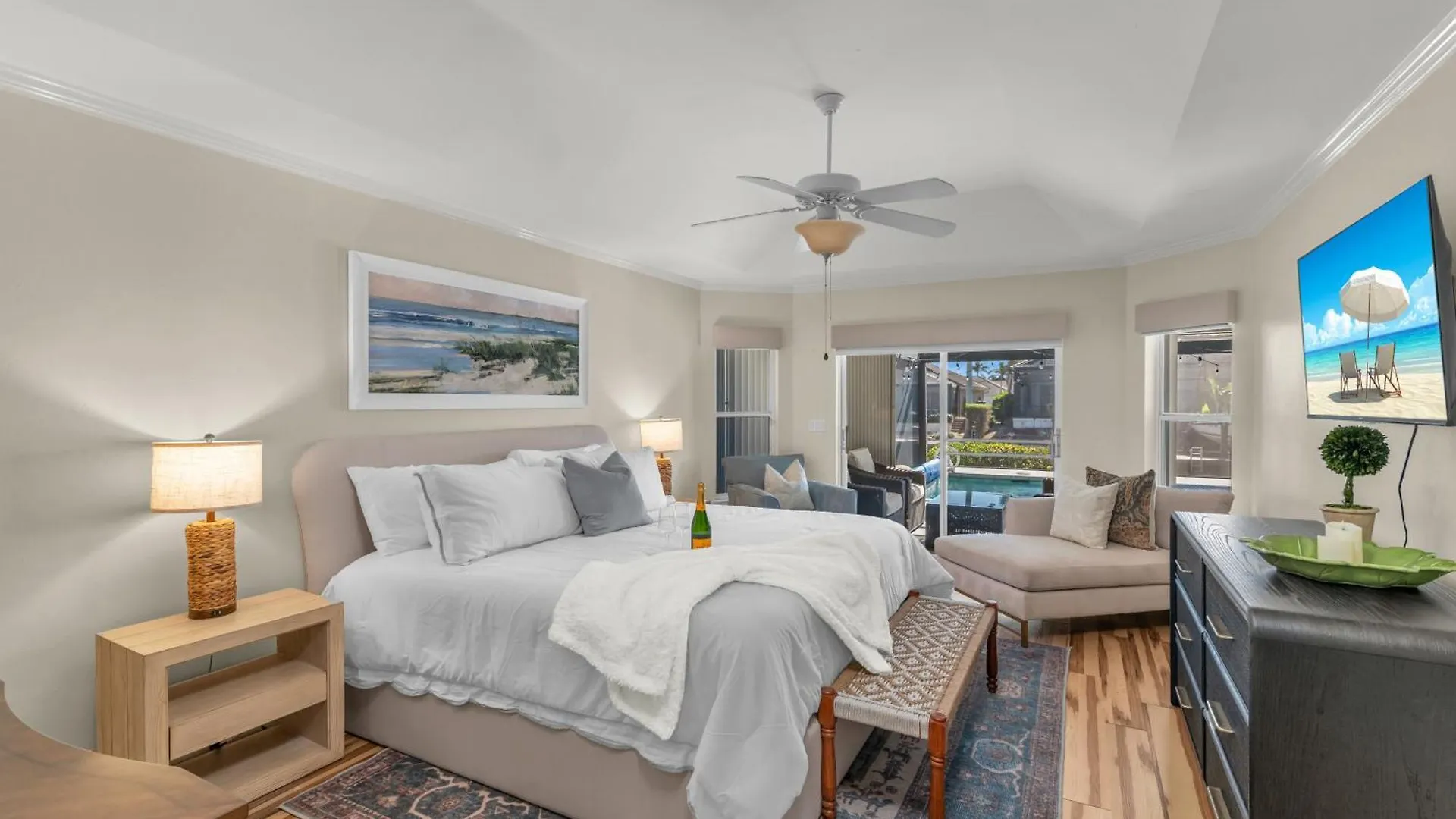 Holiday home Charming 4 Bed Waterfront Escape W/ Pool And Dock Marco Island