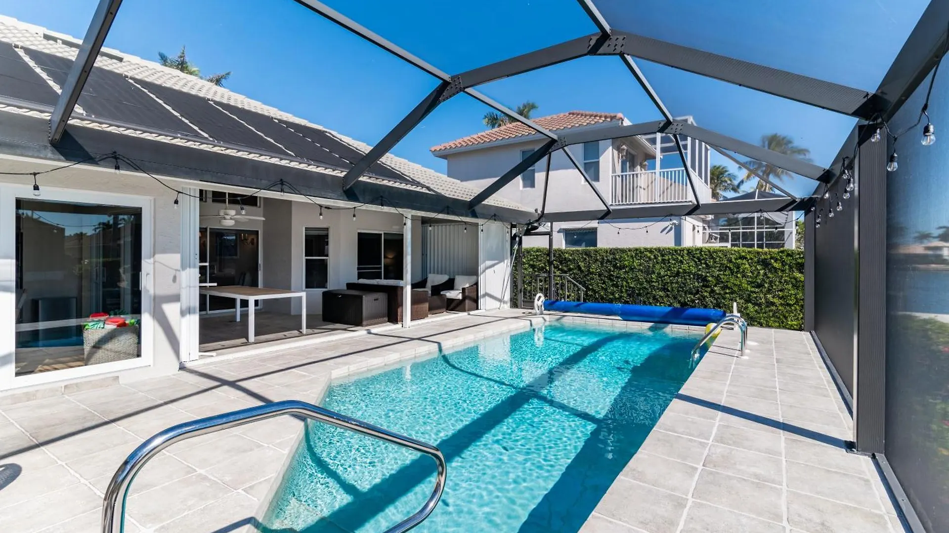 Charming 4 Bed Waterfront Escape W/ Pool And Dock *