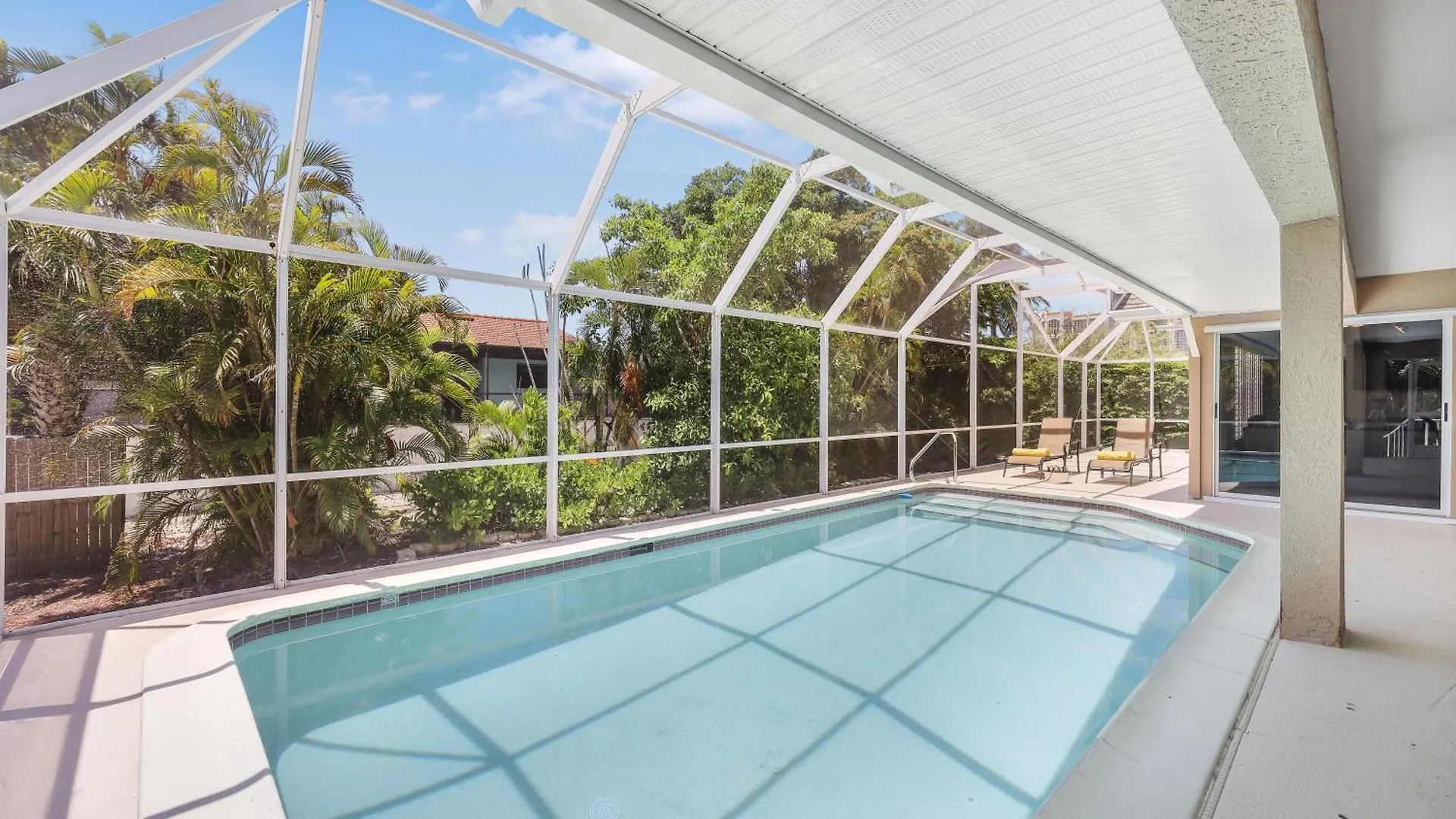 931 Montego Court Holiday home