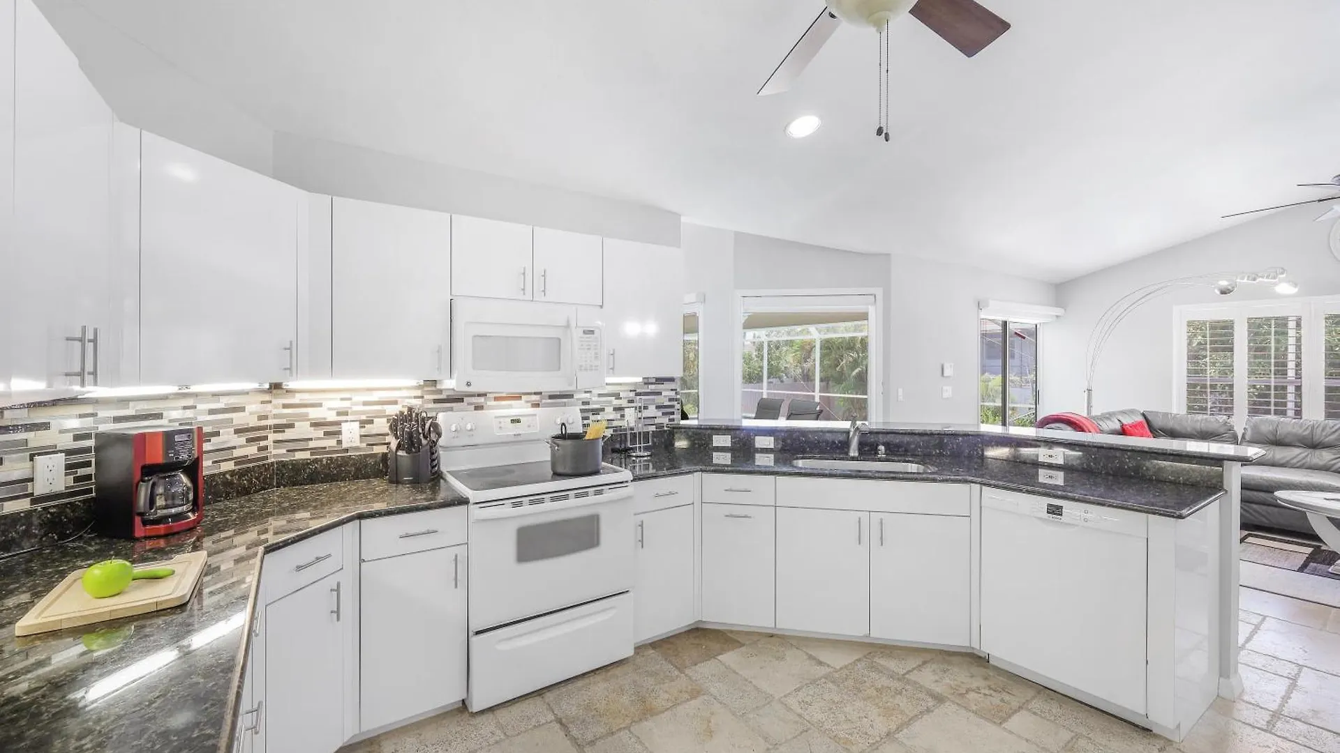 931 Montego Court Holiday home *