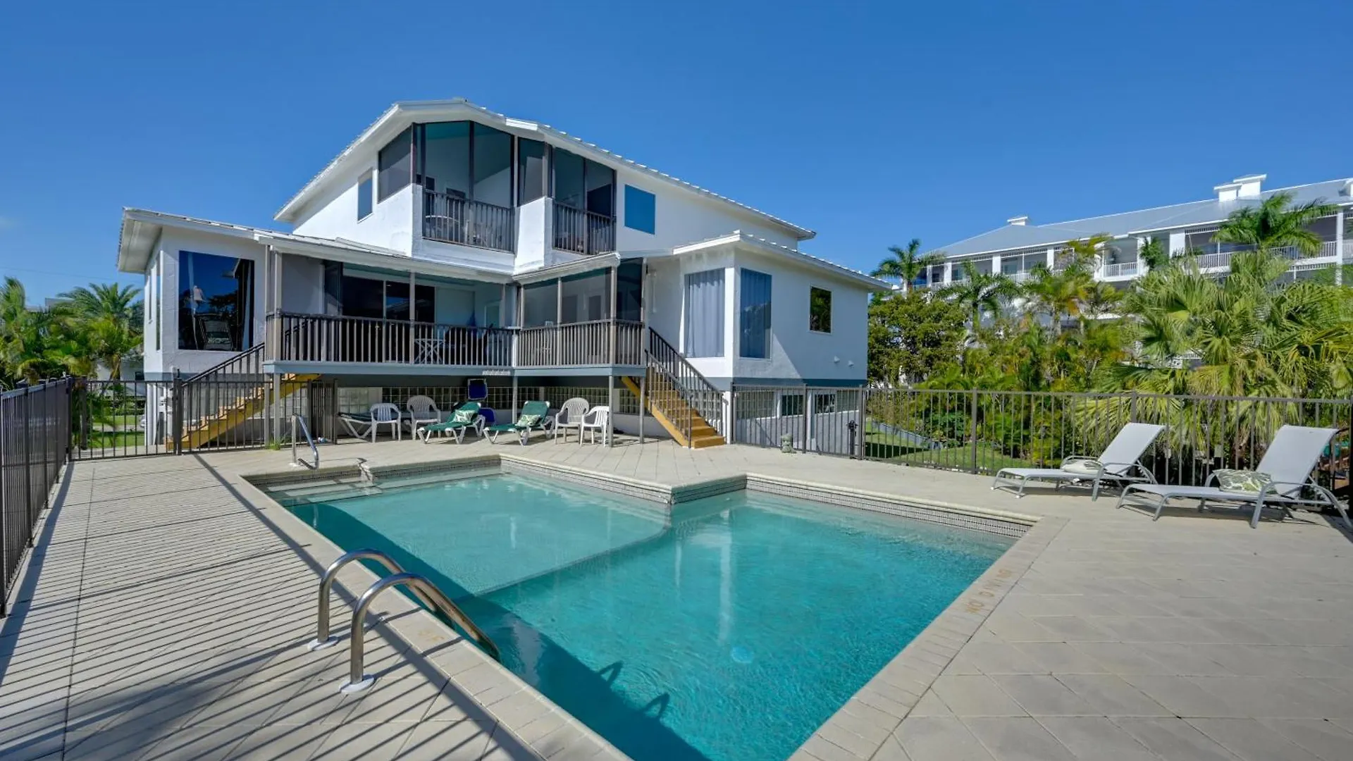 Sunny Gem With Shared Pool And Dock! * Marco Island