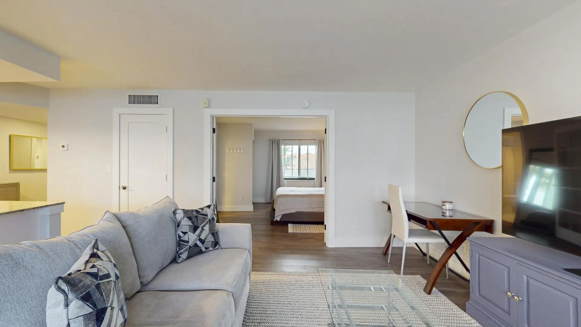 Riverside Retreat Apartment *