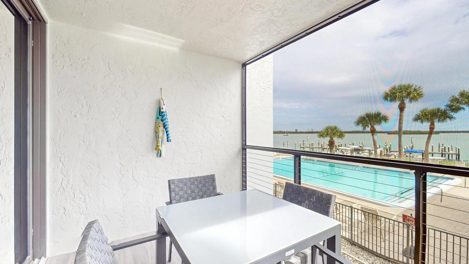 Riverside Retreat Apartment *
